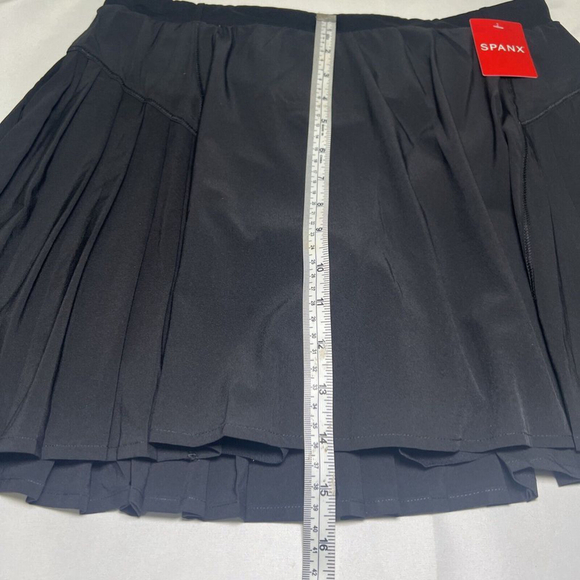 SPANX The Get Moving Pleated Black Skort Skirt Women Size Large Booty Boost - Picture 8 of 12